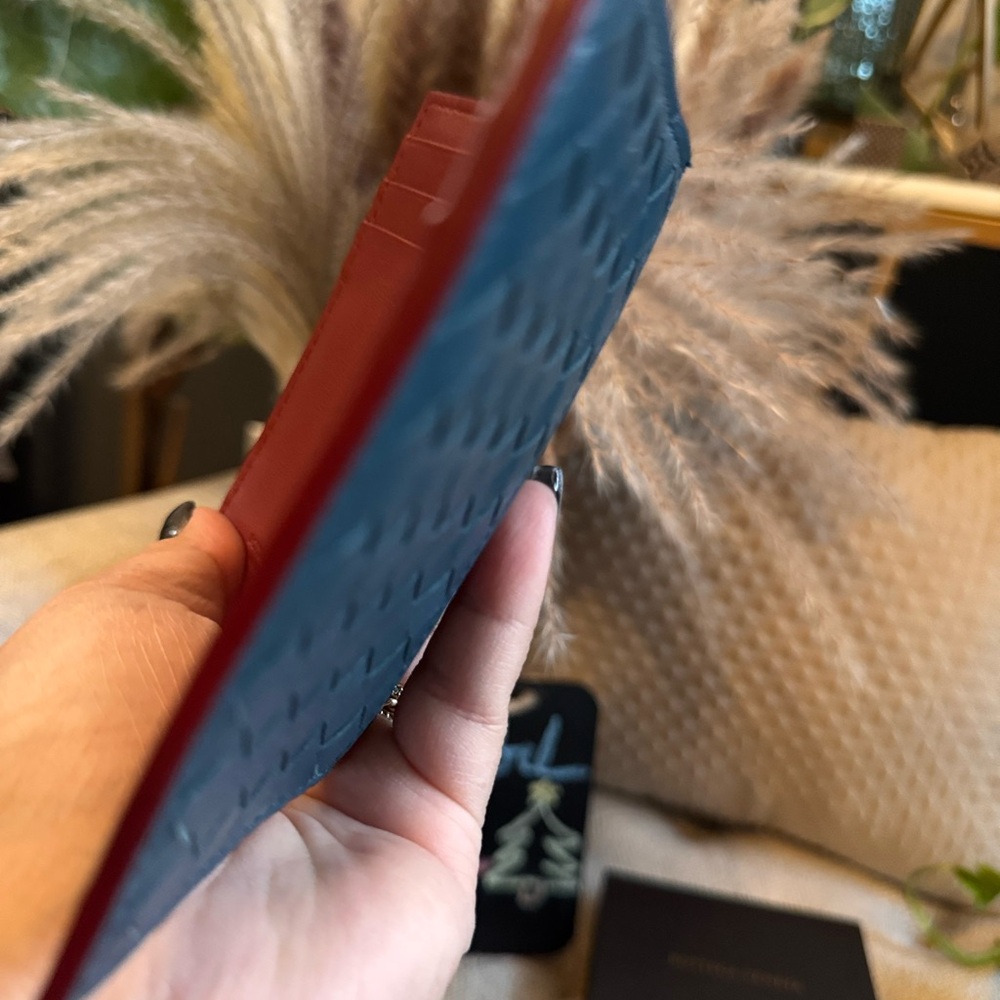 ♥️SOLD on IG♥️ Bottega Veneta Bicolour Cardholder/wallet*PRICE is FIRM* - Picture 11 of 17